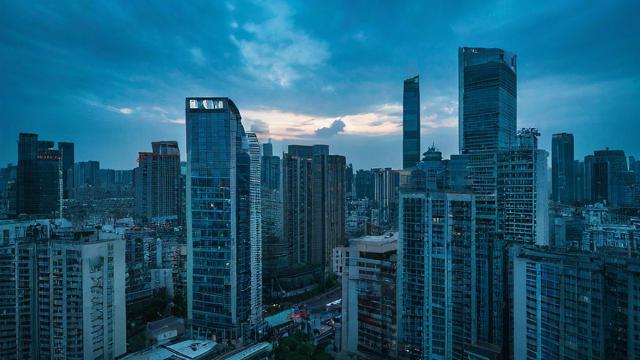 梦到在高楼上下不来