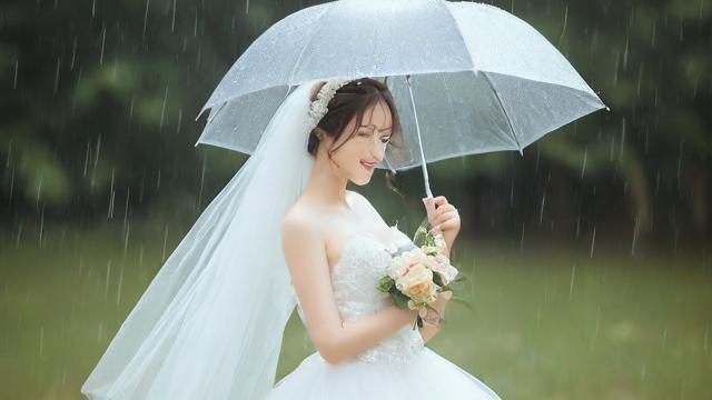 梦到结婚下雨